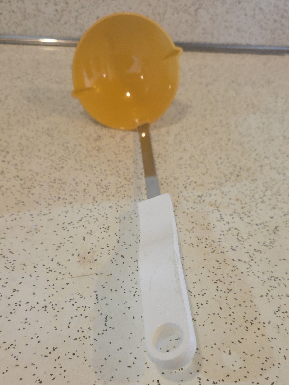 Bonny Vintage Ladle Yellow‎ with White Handle 12"